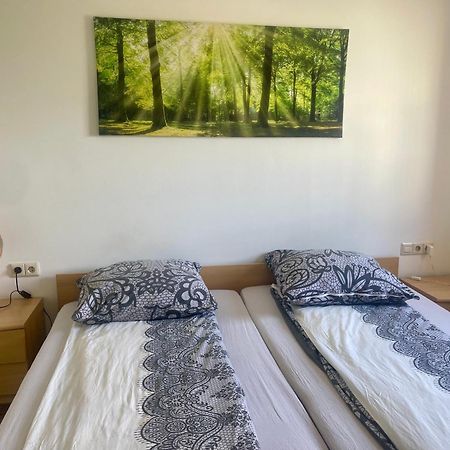 Wunderschoenes Apartment In Der Goldstadt Pforzheim Esterno foto